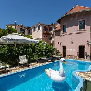 Illes Hotel